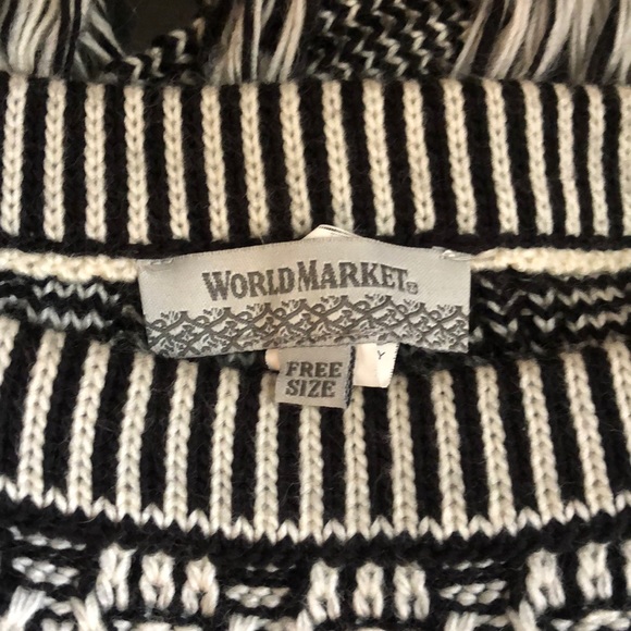 Poncho - Picture 4 of 4